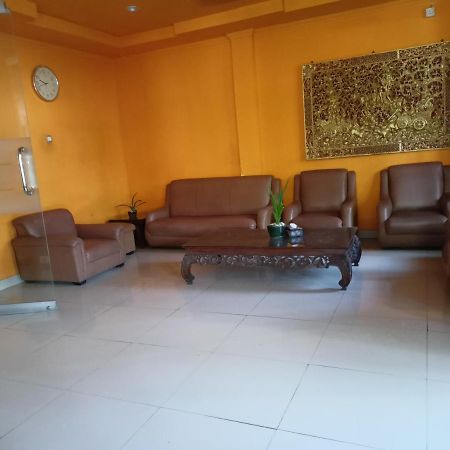 Catur Adi Putra Hotel Denpasa Buitenkant foto
