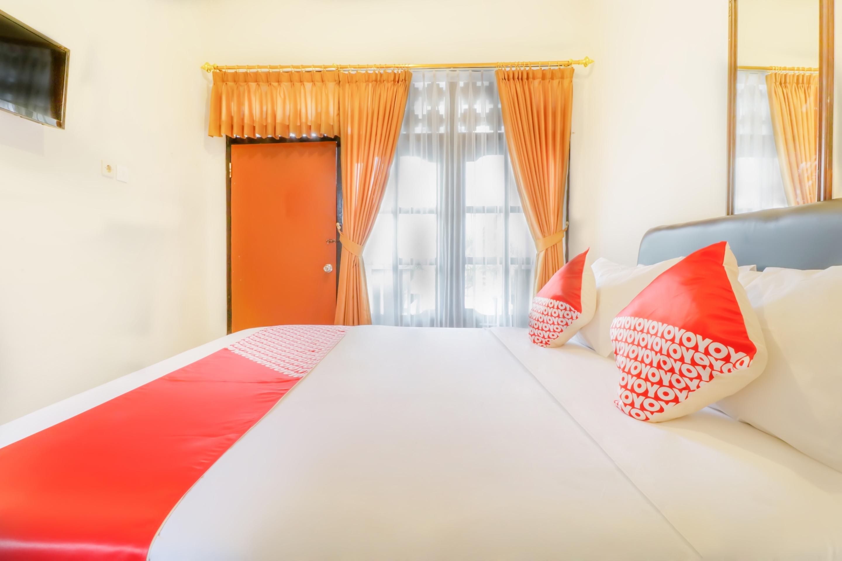 Catur Adi Putra Hotel Denpasa Buitenkant foto
