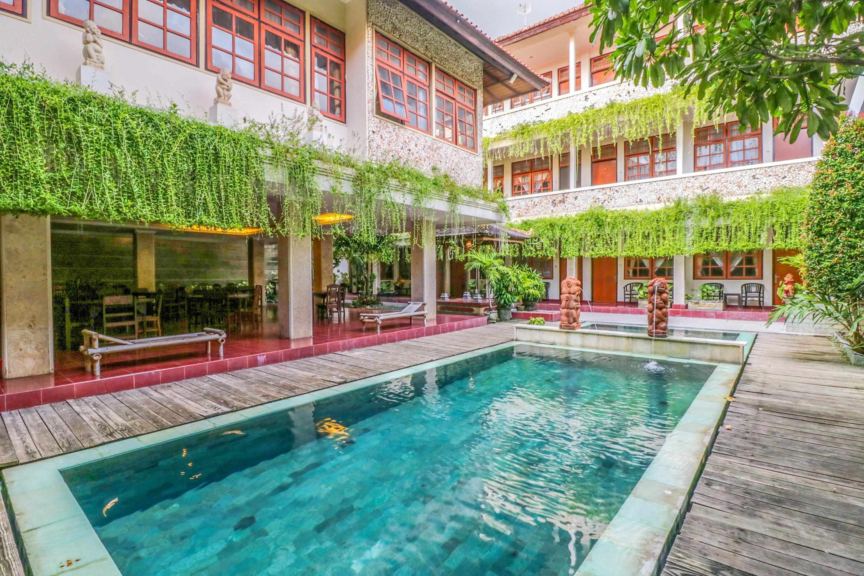 Catur Adi Putra Hotel Denpasa Buitenkant foto