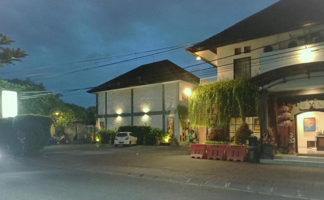 Catur Adi Putra Hotel Denpasa Buitenkant foto