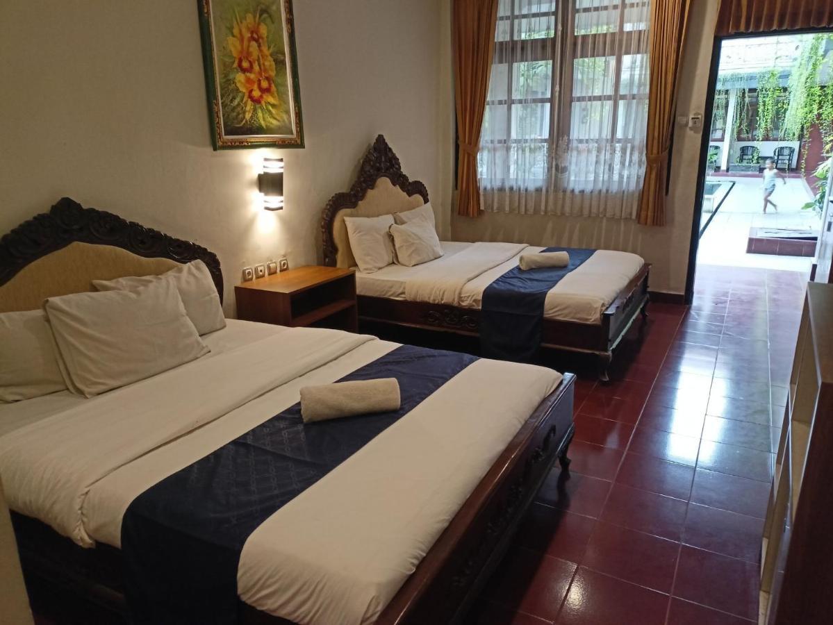 Catur Adi Putra Hotel Denpasa Buitenkant foto