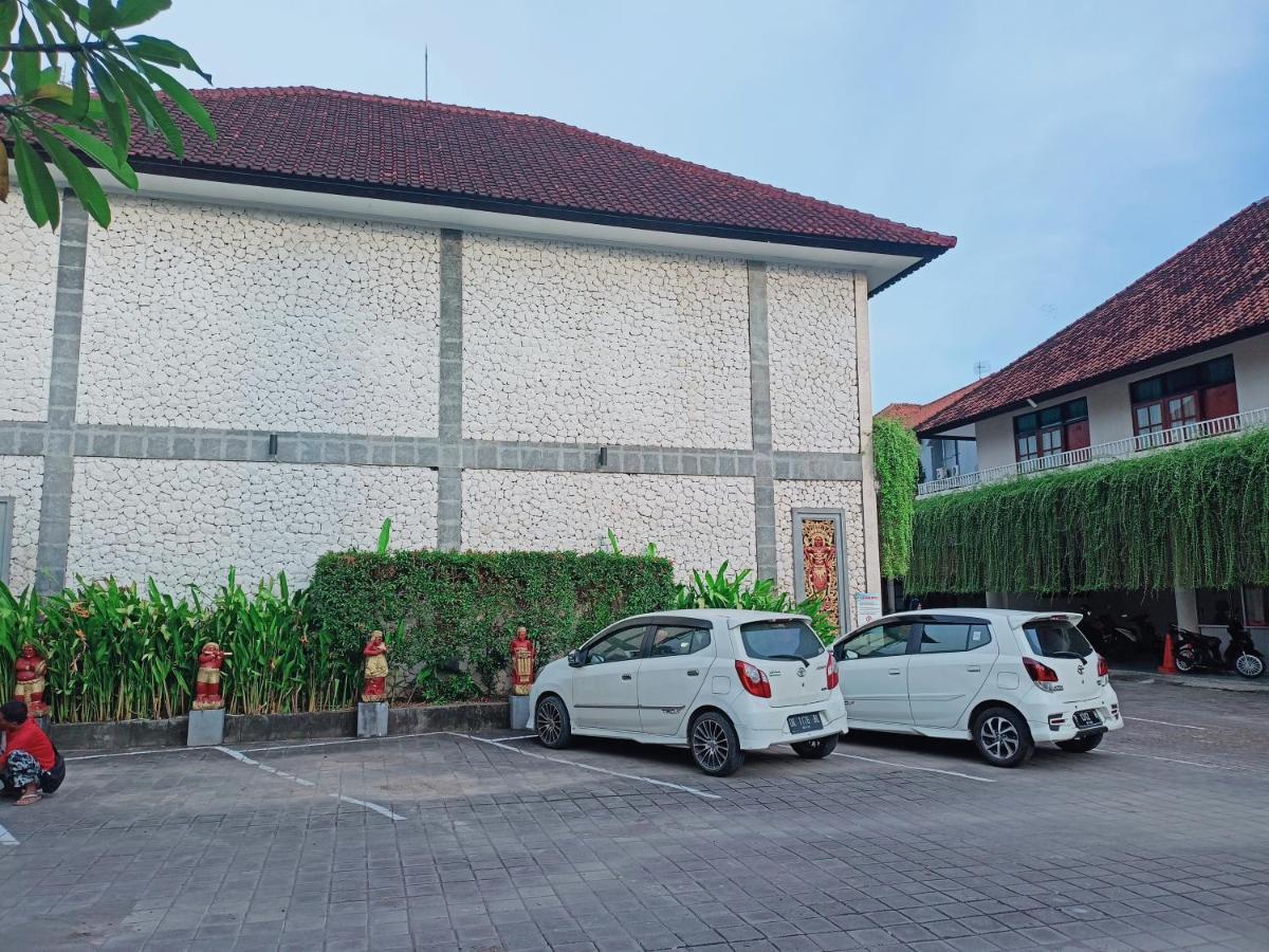 Catur Adi Putra Hotel Denpasa Buitenkant foto