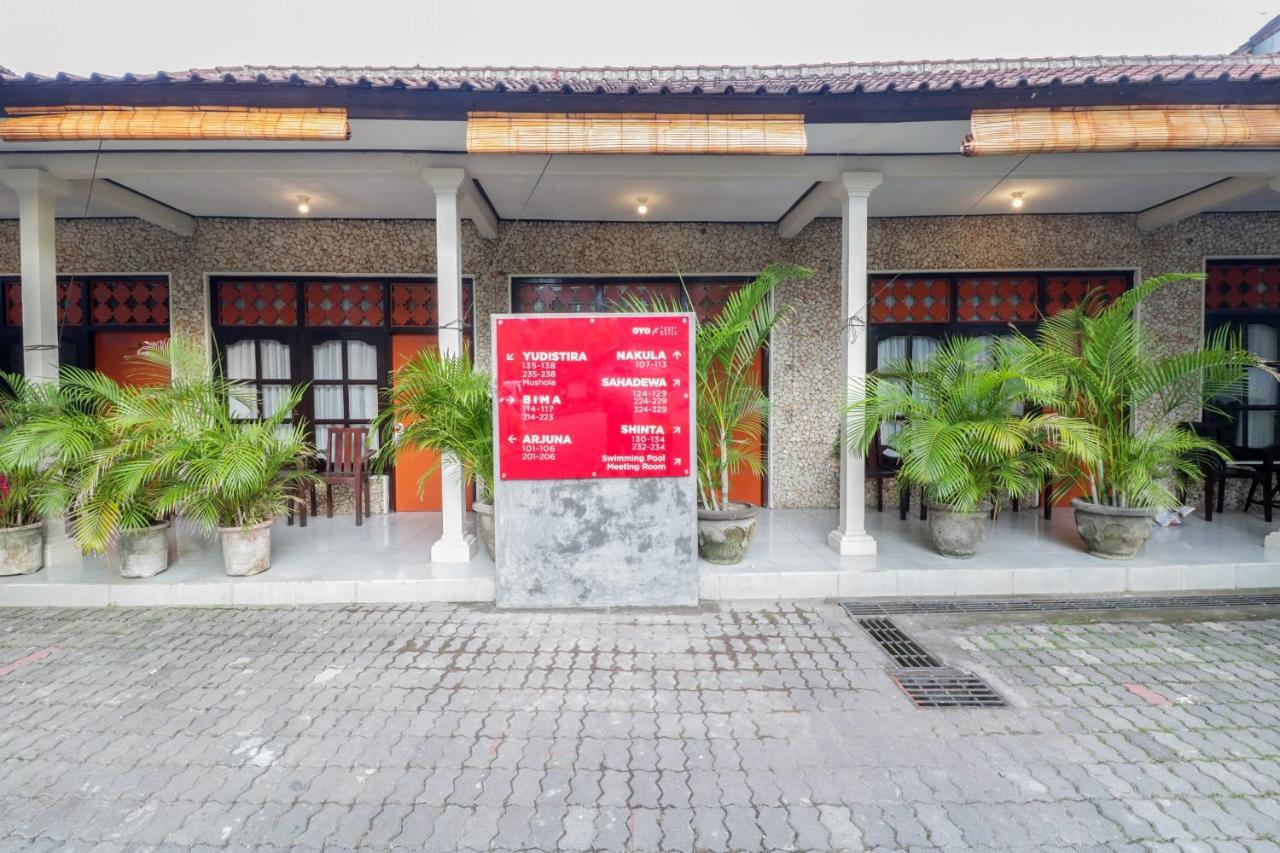 Catur Adi Putra Hotel Denpasa Buitenkant foto